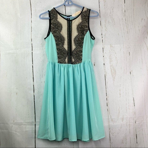 Dance hall days mint green lace dress - Picture 3 of 9